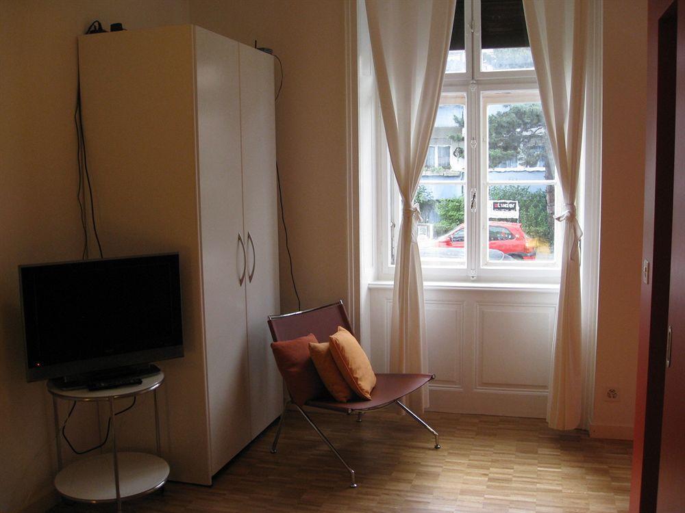 Unique Serviced Living @ Airport Line Basel Exterior foto
